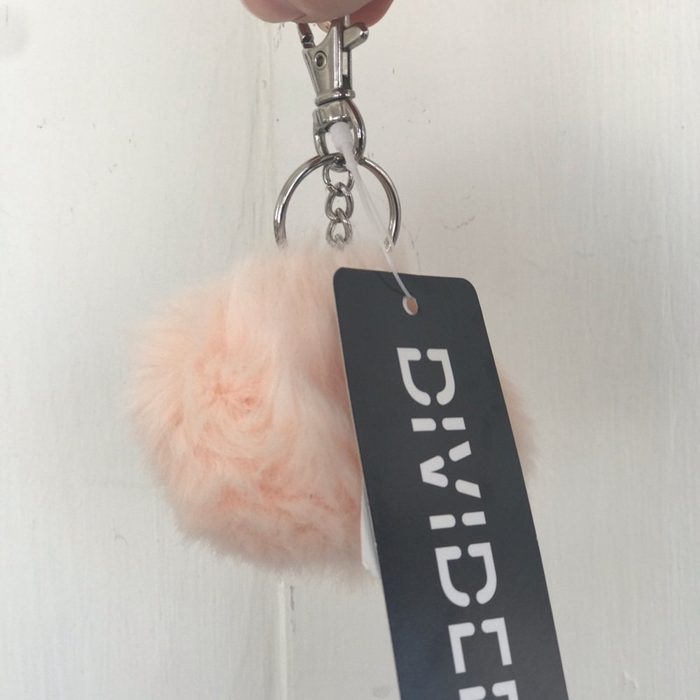 Fuzzy keychain Pom Pom